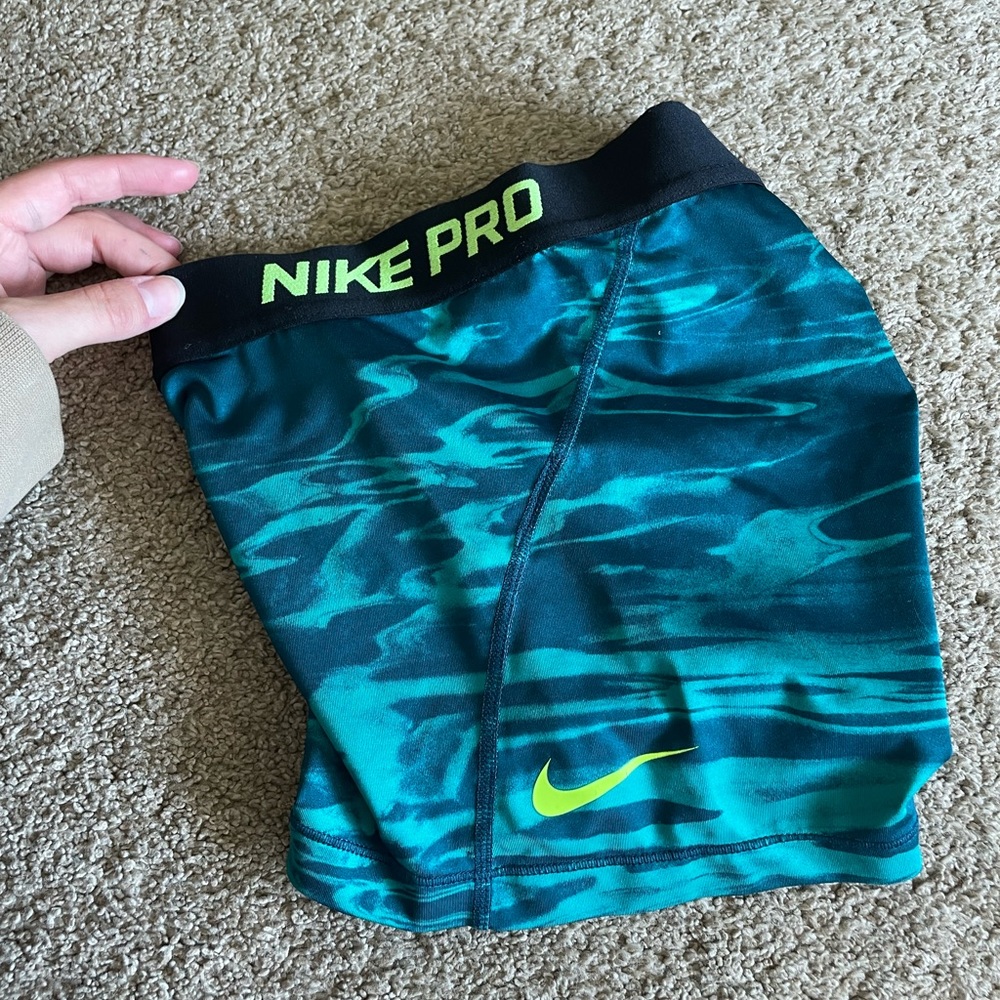 size s nike pro spandex shorts